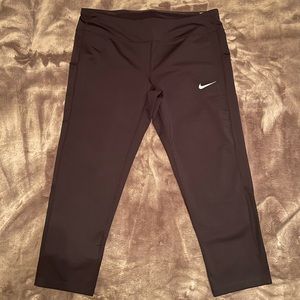 NWT - Nike Tight Fit Collant Crop Length Pants